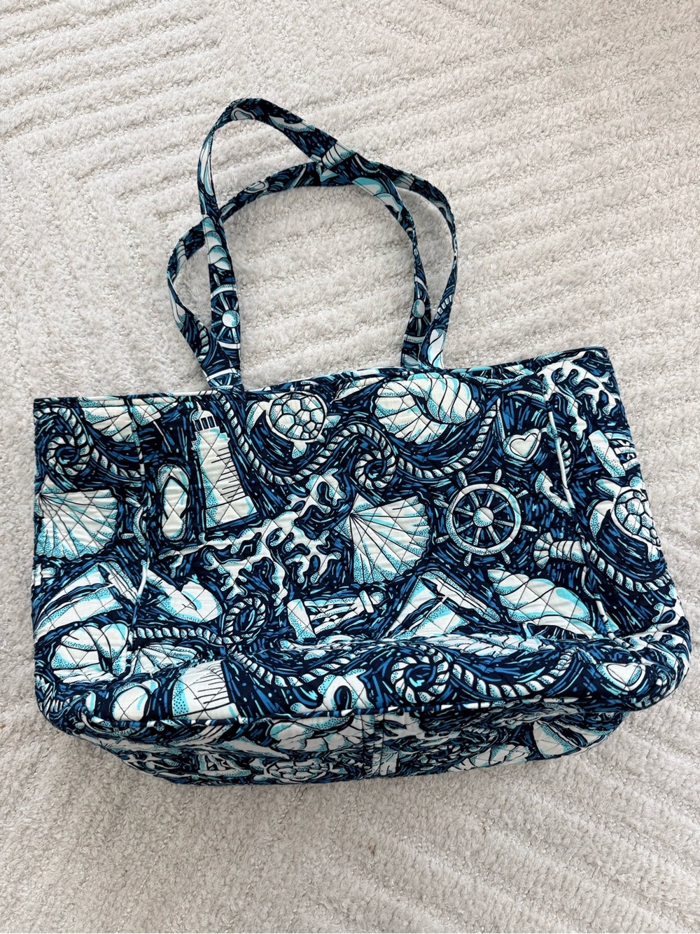 Like New! Vera Bradley Vera Tote Shore Enough
